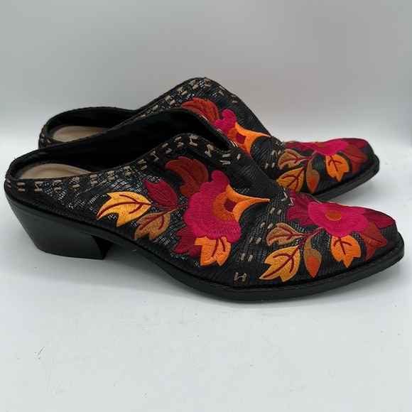 J. Reneé Stampede floral embroidered mules, size 7M - Picture 6 of 9